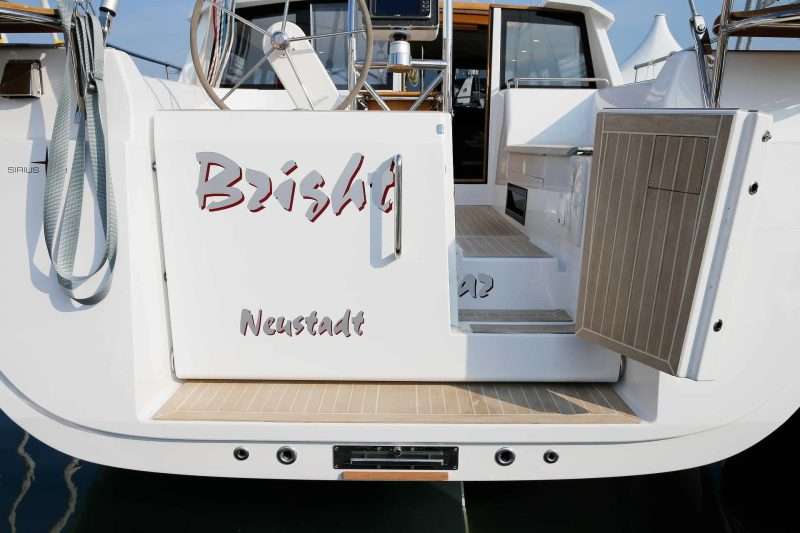 Sirius Yachts - transom door