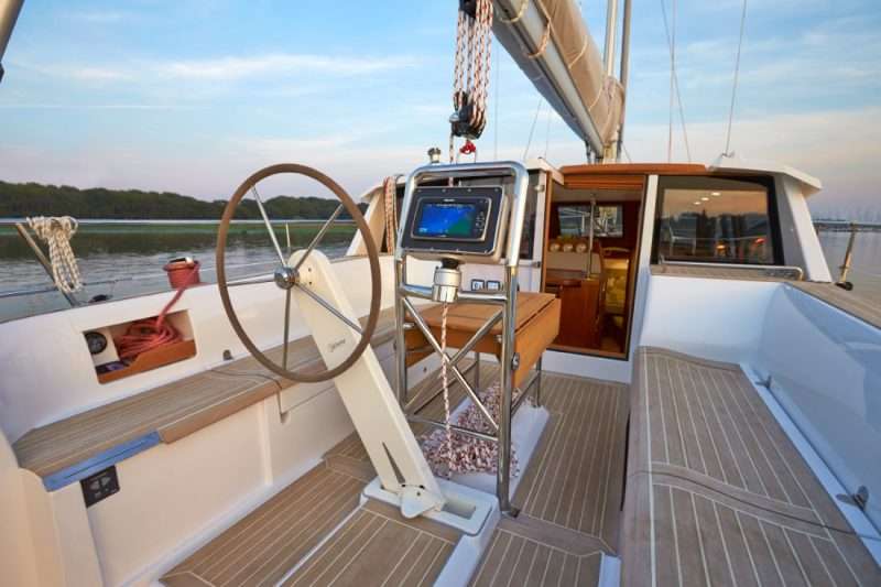 Safely walk straight from the transom, to the cockpit, to the saloon